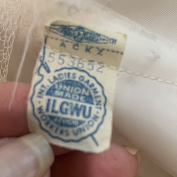 VINTAGE WEDDING DRESS - Picture 12 of 12